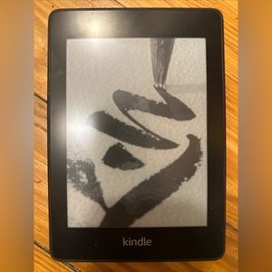 Kindle Paperwhite 10th generation (2018) 8GB Wi-Fi waterproof e-reader, no ads